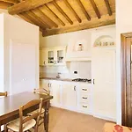 Il Borgo Di Donoratico, With Swimming Pool Hotel apartamentowy 3*