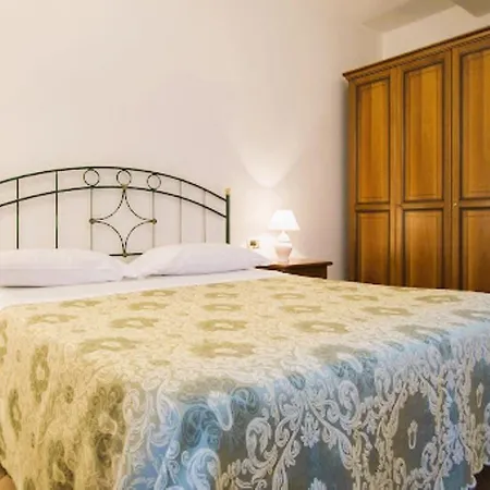 Il Borgo Di Donoratico, With Swimming Pool Apartmanhotel Donoratico